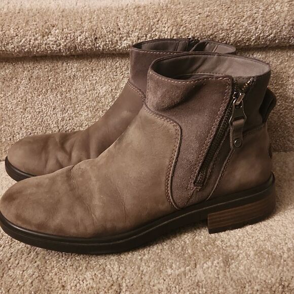 Ugg Women's Taupe Brown Moto-Style Ankle Boots w/ Side Zippers Size 9 - Picture 2 of 11